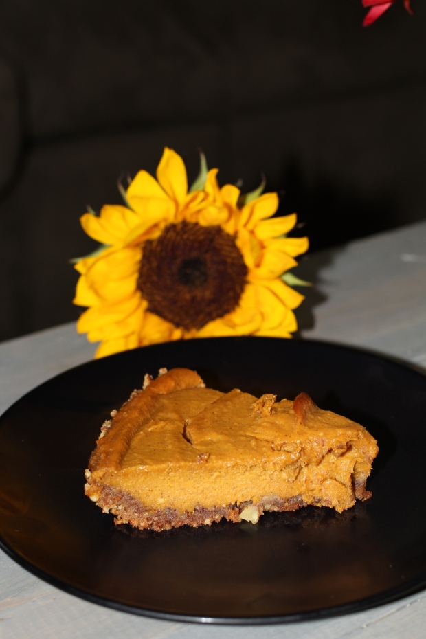 Healthy Pumpkin Pie | TheSubtleStatement.com